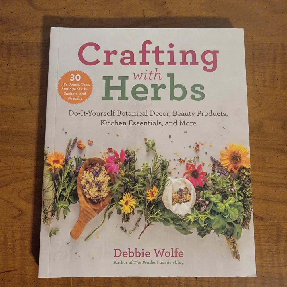 💚 Crafting with Herbs: Do-It-Yourself‎ Book